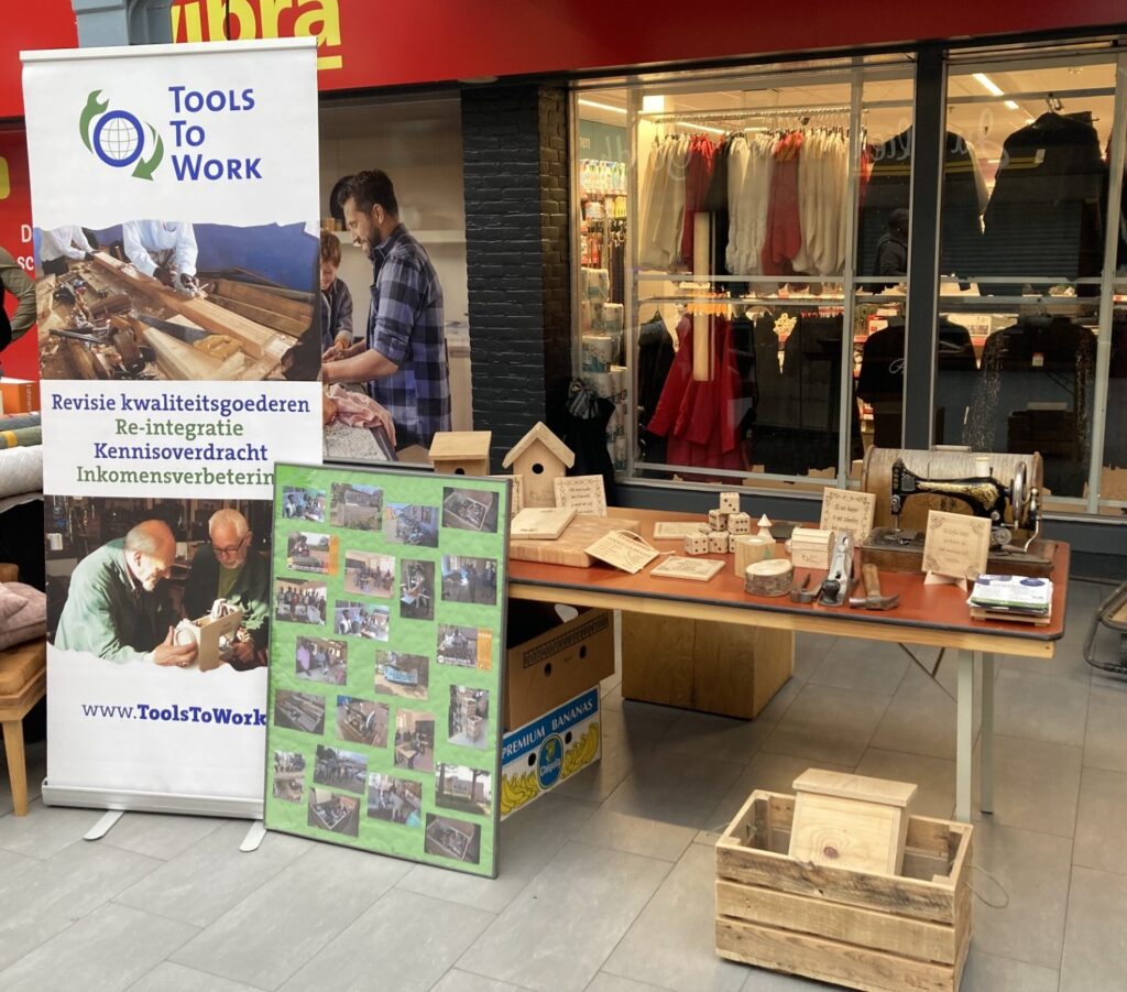 Kraam met sponsor doelen